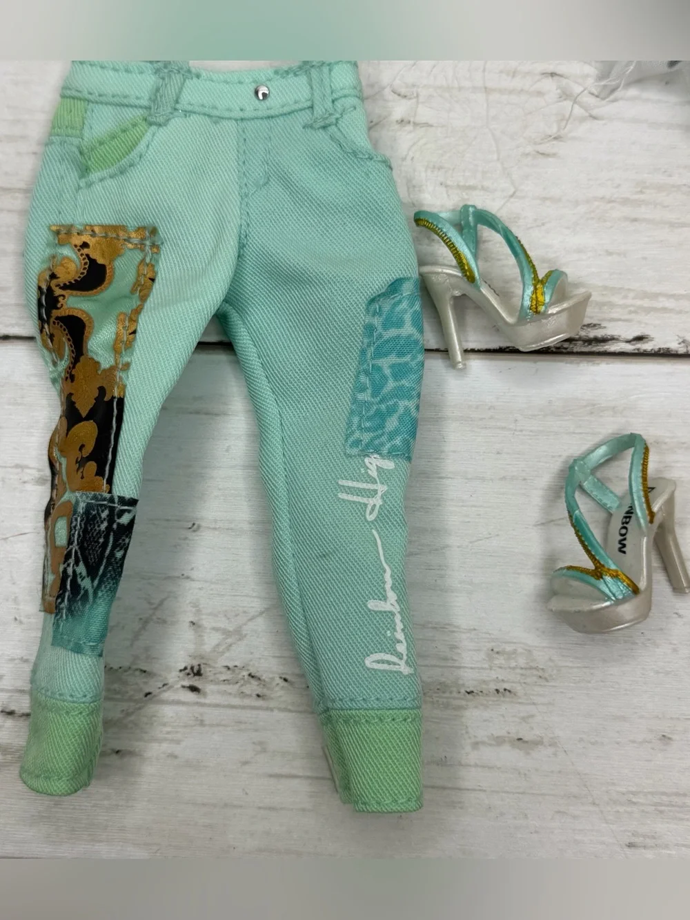 Rainbow High Series 3 Daphne Minton Fashion Doll & Outfits - Mint Green MGA